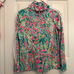 EUC Lilly Pulitzer Snap Back Popover Lace Sleeves